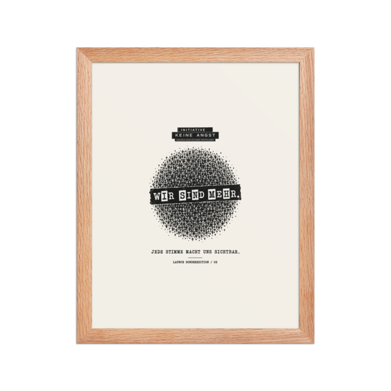 Sonderedition „Wir sind mehr“ – Gerahmtes Poster auf verbessertem mattem Papier · Red Oak · enhanced-matte-paper-framed-poster-(in)-red-oak-11x14-front-6aa1ac34c6a3e.png