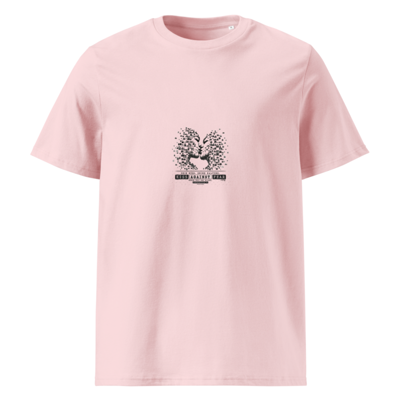 Kiss Against Fear – Deutsch – Unisex T-Shirt aus Bio-Baumwolle Creator 2.0 · Cotton Pink · unisex-organic-cotton-creator-2.0-t-shirt-cotton-pink-front-6aa1a134c53d3.png