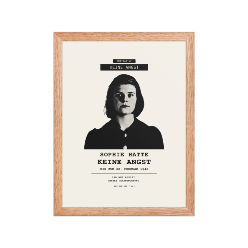 Sophie Scholl – Gerahmtes Poster auf verbessertem mattem Papier · Red Oak · enhanced-matte-paper-framed-poster-(in)-red-oak-12x16-front-6aa05aa5143f4.png