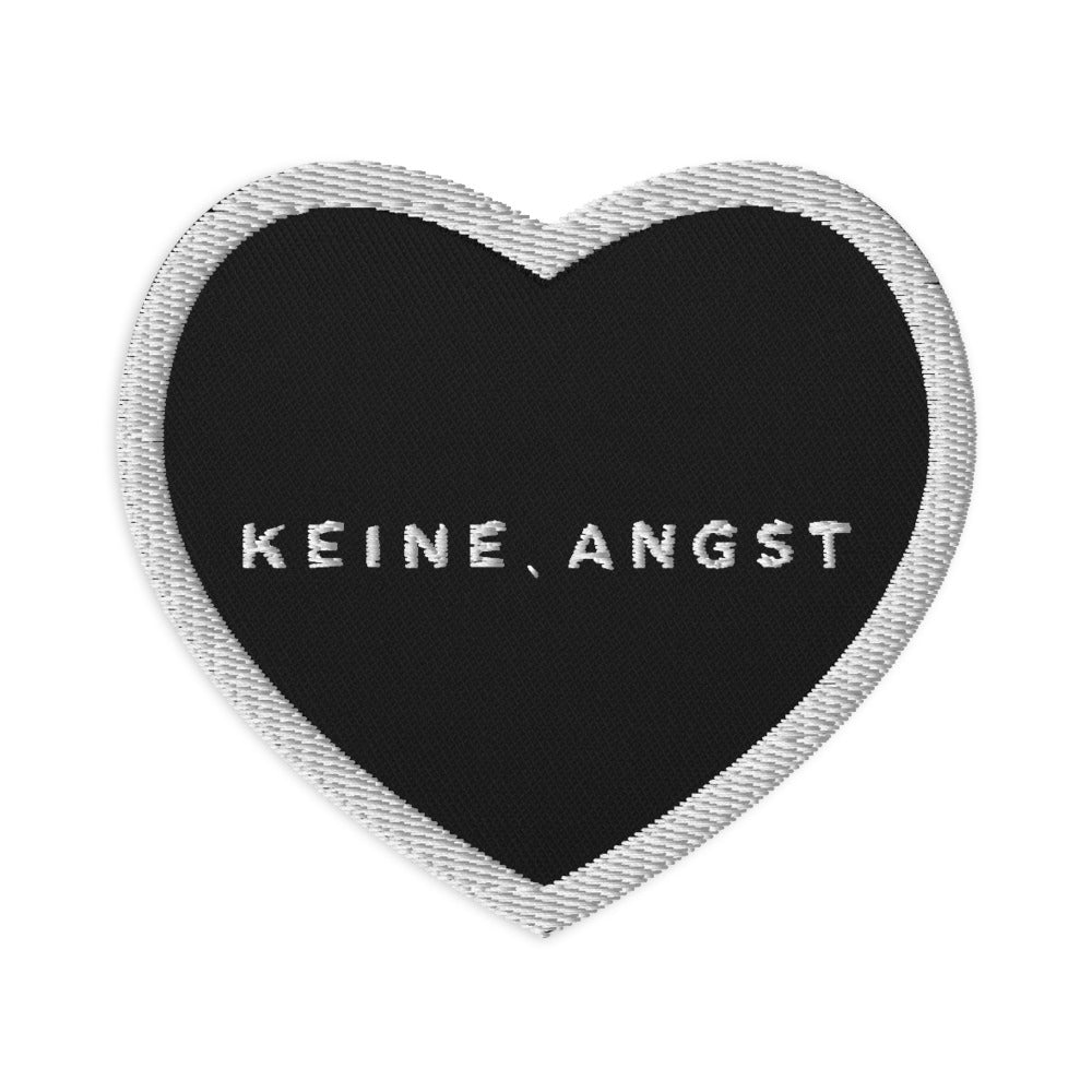 KA Studio Color P516 – Black / Heart - 3.1″×2.8″ / V15569 – Vorderansicht | Originalmotiv | Artwork COLLAGE v3