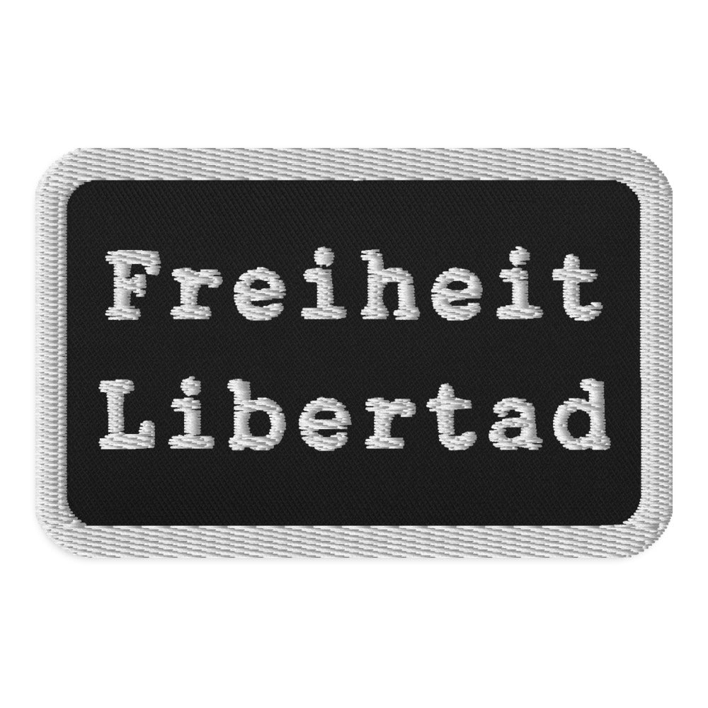 KA Studio Color P1439 – Black / Rectangle 3.5″×2.25″ / V44241 – Vorderansicht | Originalmotiv | Artwork FREIHEIT v03 Patch-Sicherheitsrand
