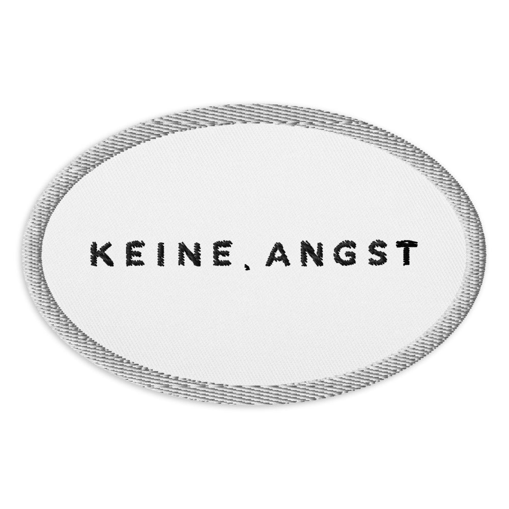 KA Studio Color P1439 – White / Oval 4″×2.6″ / V44248 – Vorderansicht | Originalmotiv | Artwork COLLAGE v3