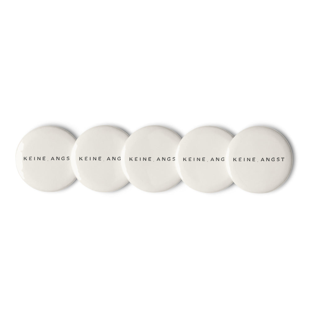 KA Studio Color P660 – White / 2.25″ / V16412 – Vorderansicht | Originalmotiv | Artwork COLLAGE v3 / Buttonset